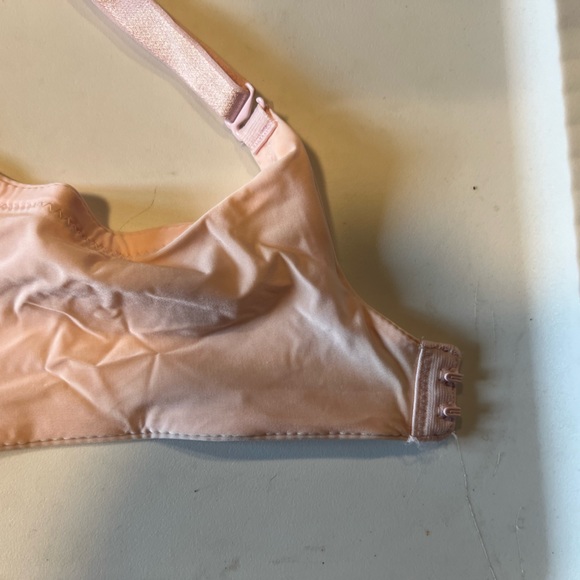 Victoria’s Secret Soft Pink Bra. Size 34D. - Picture 8 of 8